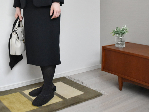 ハレの日の立ち姿をきれいに見せる「シェニール織のインヒールスリッパ」[PR]