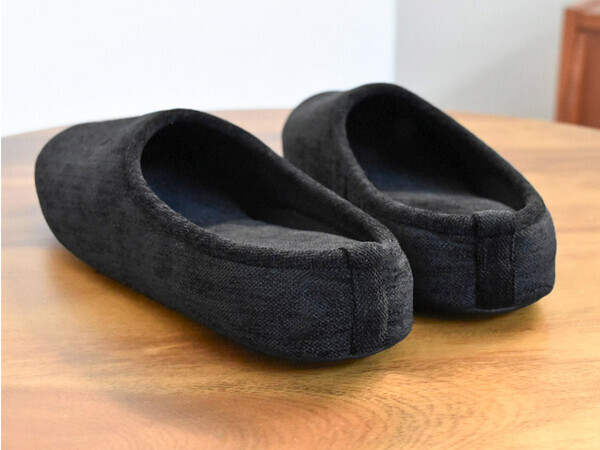 ハレの日の立ち姿をきれいに見せる「シェニール織のインヒールスリッパ」[PR]