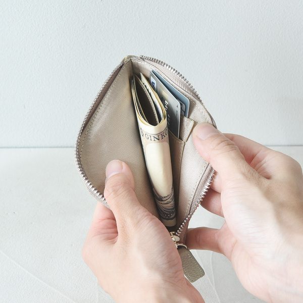 春のお財布決～めた！ミニマル派スタッフのハートを掴んだ、わずか8mmの新作はこれ[PR]