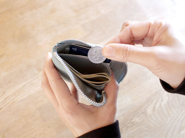 薄くても機能的。「イザという時の現金」のための、ミニマリストなミニ財布[PR]