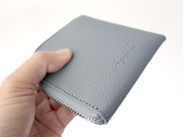 薄くても機能的。「イザという時の現金」のための、ミニマリストなミニ財布[PR]