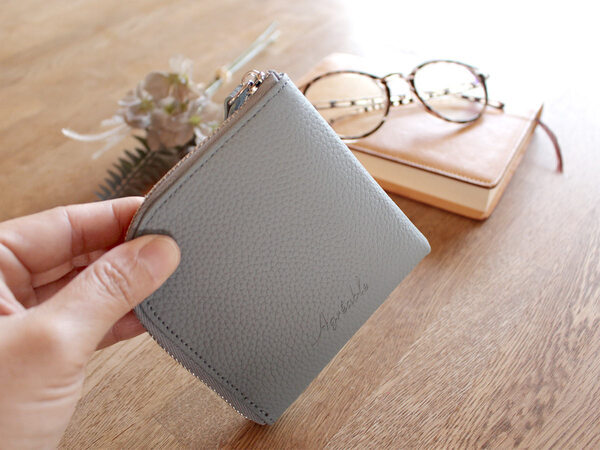 薄くても機能的。「イザという時の現金」のための、ミニマリストなミニ財布[PR]