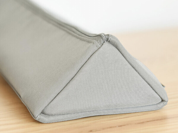 『バタバタの朝・散らかる洗面所』を卒業したい方へ。スタッフの太鼓判、耐熱300℃ヘアアイロンポーチを！[PR]