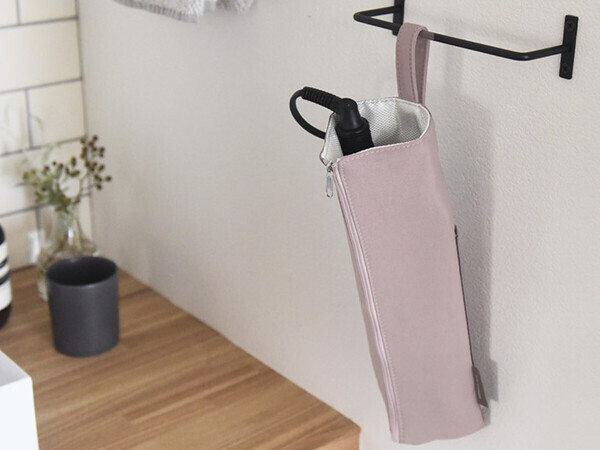 『バタバタの朝・散らかる洗面所』を卒業したい方へ。スタッフの太鼓判、耐熱300℃ヘアアイロンポーチを！[PR]