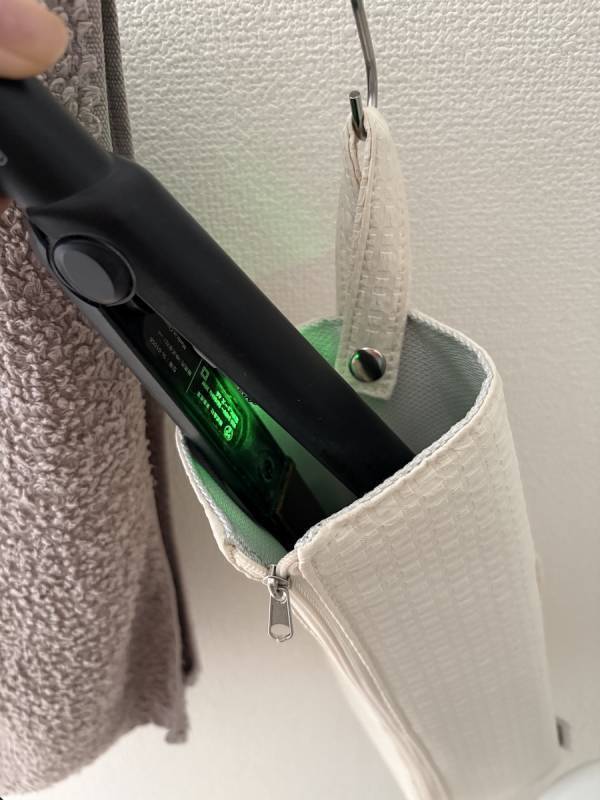 『バタバタの朝・散らかる洗面所』を卒業したい方へ。スタッフの太鼓判、耐熱300℃ヘアアイロンポーチを！[PR]