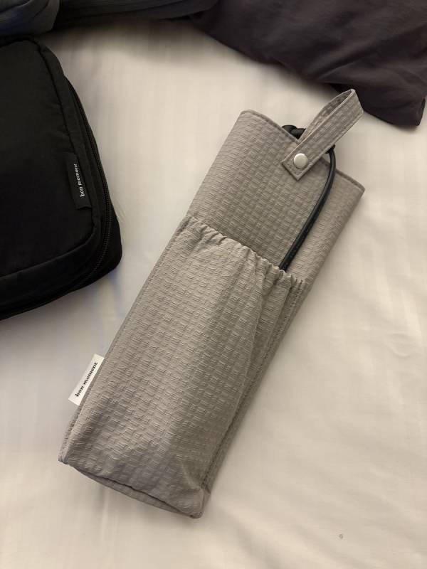 『バタバタの朝・散らかる洗面所』を卒業したい方へ。スタッフの太鼓判、耐熱300℃ヘアアイロンポーチを！[PR]