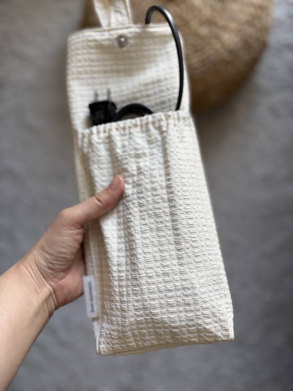 『バタバタの朝・散らかる洗面所』を卒業したい方へ。スタッフの太鼓判、耐熱300℃ヘアアイロンポーチを！[PR]