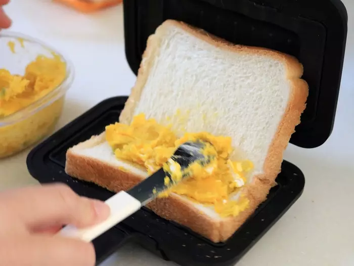 今日は何いれる?レンチンできる「ホットサンドメーカー」で作るアレンジレシピ4選
