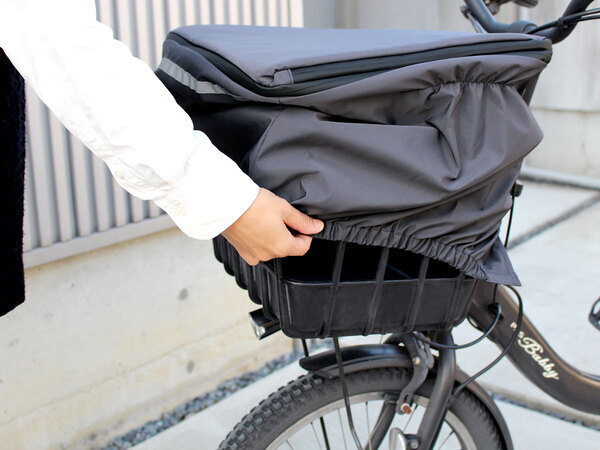 もう前カゴから荷物があふれない！自転車派ママの即戦力「拡張できるカゴカバー」[PR]