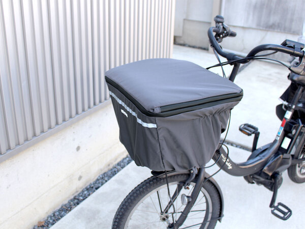 もう前カゴから荷物があふれない！自転車派ママの即戦力「拡張できるカゴカバー」[PR]