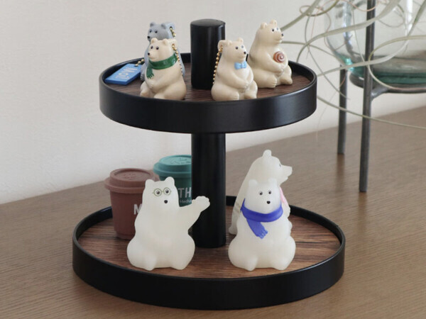 お店のディスプレイ術をサラッと再現！飾れる2段ツリーで、スタッフの「大好きなもの」に特等席を。[PR]