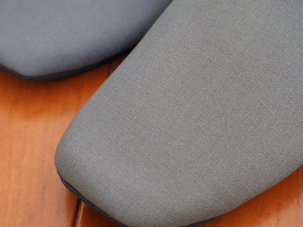 「bon momentのPVC素材のスリッパ」なら気になった時に”シュッ”と除菌が叶う[PR]