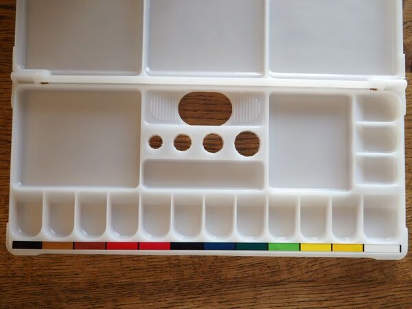 届いたその日からすぐ使える！シンプルで高学年まで使える「絵の具セット」[PR]