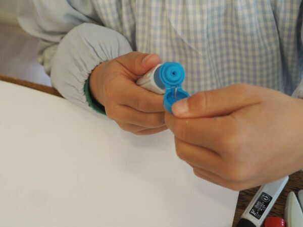 届いたその日からすぐ使える！シンプルで高学年まで使える「絵の具セット」[PR]