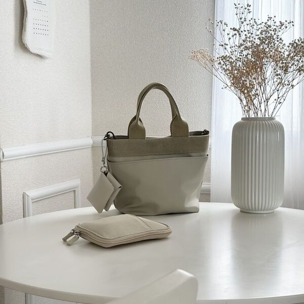 花粉症さんの救世主かも！目薬がすぐ見つかる＆薬の補充もラクな「手帳型ポーチ」にIGさんも高評価[PR]