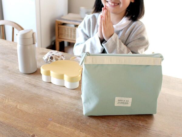 春からの学童弁当に。しっかり入るのにかさばらない！持ち手すっきりランチバッグ[PR]