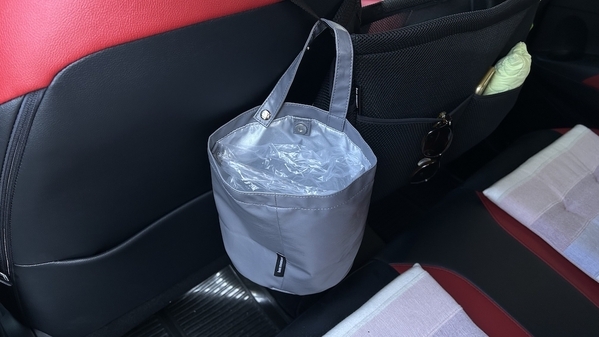 車内快適化の黄金コンビ「カーポケット＆吊り下げゴミ箱」スタッフたちはこう使う！[PR]