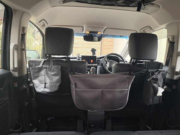 車内快適化の黄金コンビ「カーポケット＆吊り下げゴミ箱」スタッフたちはこう使う！[PR]