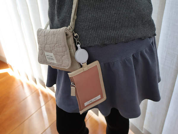 新1年生さんの改札タッチデビューにも！リール付だから失くさない「kukka ja puuのパスケース」[PR]