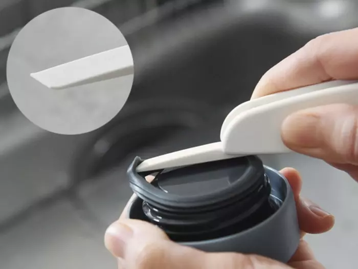 その水筒、本当にキレイ?雑菌シーズンの前に揃えたい「水筒お手入れグッズ」2選!