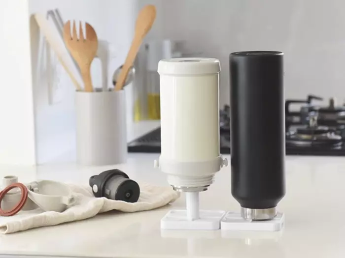 その水筒、本当にキレイ?雑菌シーズンの前に揃えたい「水筒お手入れグッズ」2選!