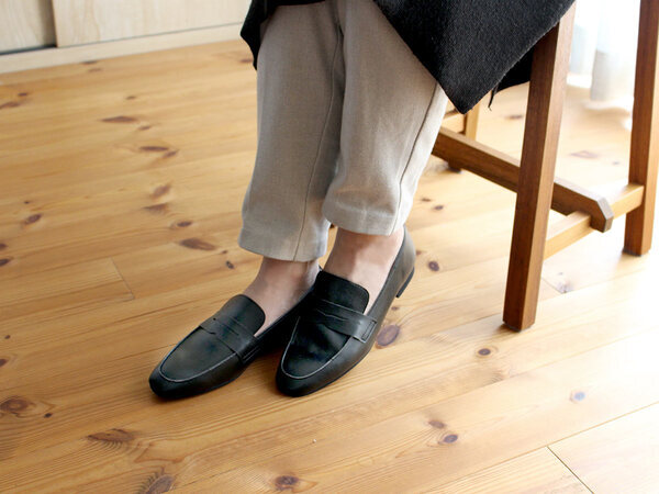 おろしたて初日から快適。スマートなのに履き心地ラクちん、失敗しないローファー見つけた！[PR]