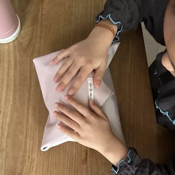 通学弁当もデスク朝食も◎ピタッと包める保冷クロスで『お弁当準備ラクちん化』にスタッフが挑戦!