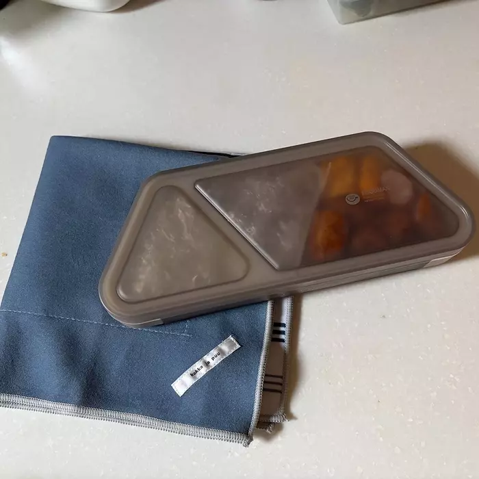通学弁当もデスク朝食も◎ピタッと包める保冷クロスで『お弁当準備ラクちん化』にスタッフが挑戦！