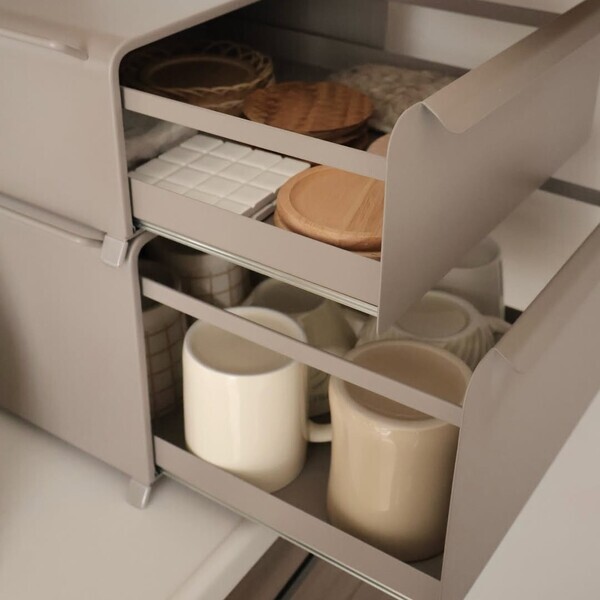 新色グレージュ登場の「理想のブレッドケース」。インスタグラマーさんもキッチン収納をカスタム中！[PR]