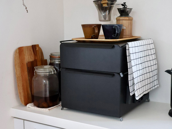 玄関の小物を"見せながら"スッキリ整える。Ordreの2段ツリー型のディスプレイ収納。[PR]