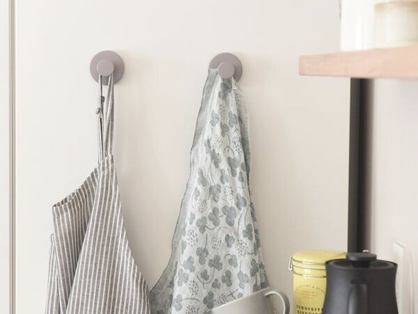 見た目はクール、機能はガッチリ！強力吸盤の「真空フック」をスタッフ宅で使ってみた【第二弾】[PR]