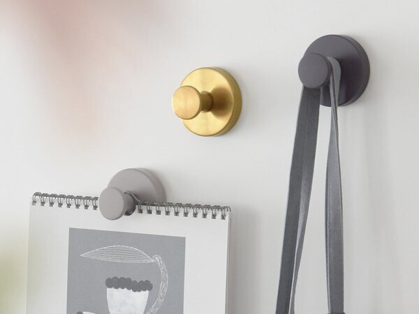 見た目はクール、機能はガッチリ！強力吸盤の「真空フック」をスタッフ宅で使ってみた【第二弾】[PR]