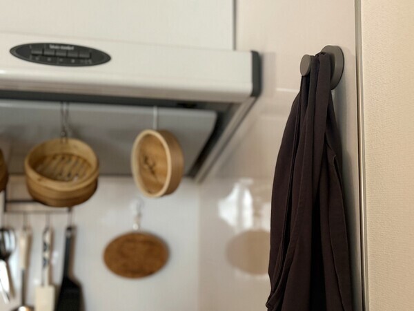 見た目はクール、機能はガッチリ！強力吸盤の「真空フック」をスタッフ宅で使ってみた【第二弾】[PR]