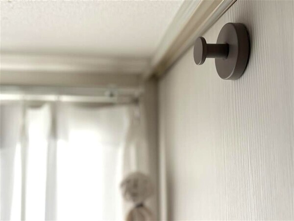 見た目はクール、機能はガッチリ！強力吸盤の「真空フック」をスタッフ宅で使ってみた【第二弾】[PR]