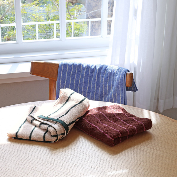 “毛羽落ちほぼゼロ”の優等生。トレンドのストライプ柄で気分が上がる毎日タオル[PR]