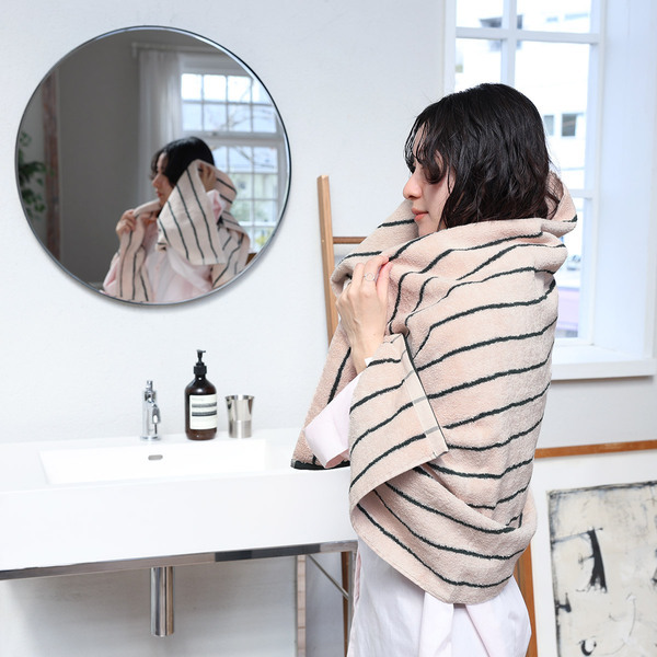 “毛羽落ちほぼゼロ”の優等生。トレンドのストライプ柄で気分が上がる毎日タオル[PR]