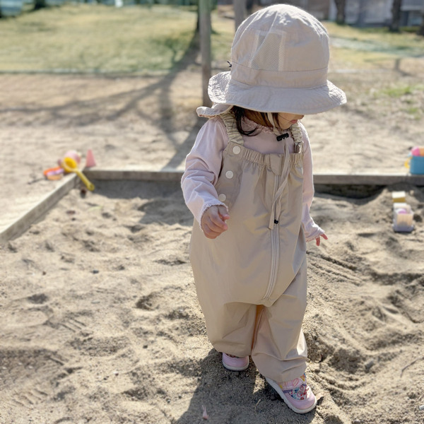 泥んこも、雨上がりの芝生も。思いっきり遊べる「kukka ja puu プレイウェア」[PR]