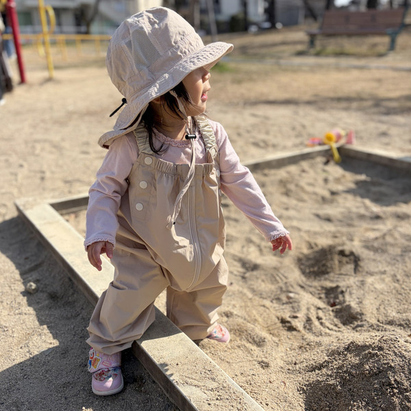 泥んこも、雨上がりの芝生も。思いっきり遊べる「kukka ja puu プレイウェア」[PR]