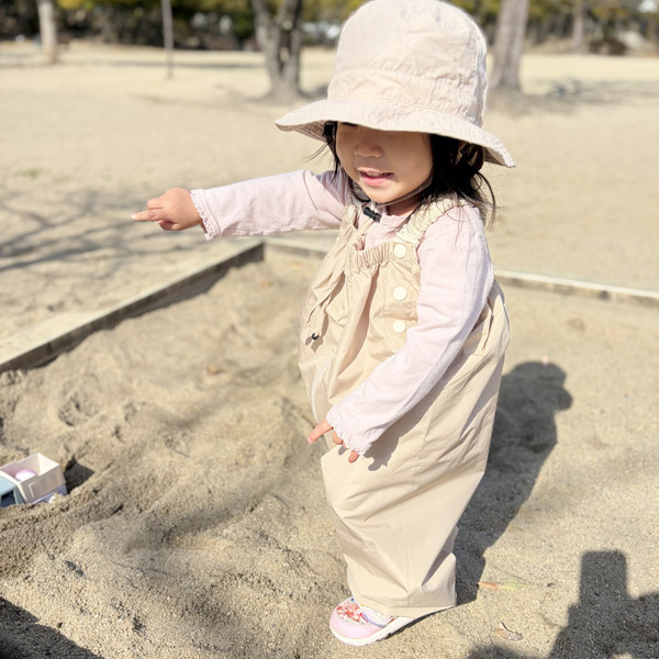 泥んこも、雨上がりの芝生も。思いっきり遊べる「kukka ja puu プレイウェア」[PR]