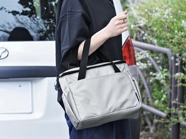 車に浮かせる冷蔵庫！？夏の長距離ドライブにも頼れる保冷バッグで、帰省やレジャーをもっと楽しく！[PR]