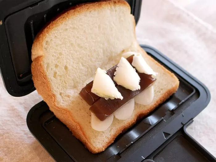 レンチンでこの「ザクッと焼き目」は感動！手軽すぎる、食べ切りホットサンドメーカー