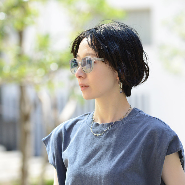 調光レンズは日常使いに◎ファーストサングラスにもぴったりな2種をご紹介[PR]