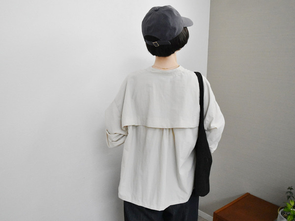 外時間が楽しみになる、隠れメッシュで快適に過ごせるバンドカラーシャツ[PR]