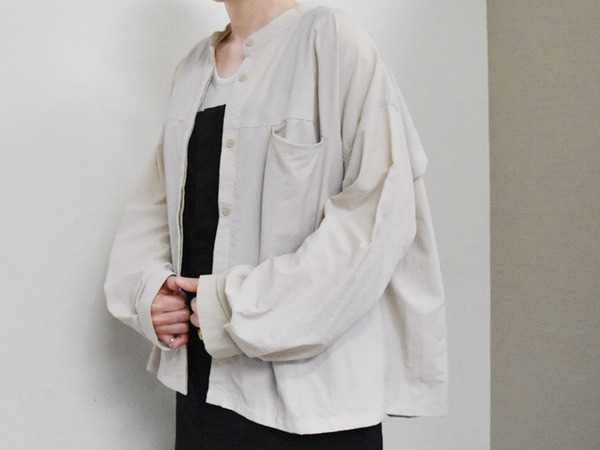 外時間が楽しみになる、隠れメッシュで快適に過ごせるバンドカラーシャツ[PR]