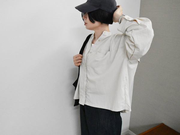 外時間が楽しみになる、隠れメッシュで快適に過ごせるバンドカラーシャツ[PR]