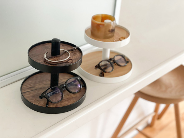 Ordreの「飾りながら収納できる 2段ツリー」で、夫婦お揃いのアクセサリーディスプレイを。[PR]