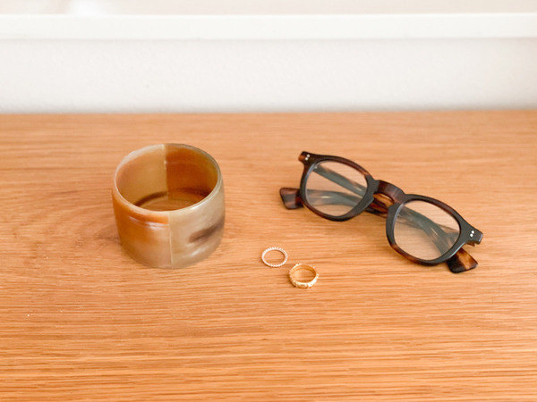 Ordreの「飾りながら収納できる 2段ツリー」で、夫婦お揃いのアクセサリーディスプレイを。[PR]