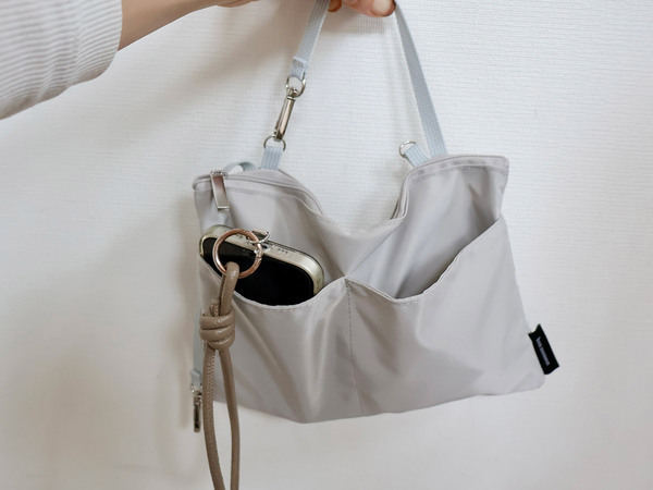 「ここにポケットがあったら...」が叶う。人気の吊り下げタイプのバッグインバッグから、Lサイズ登場。[PR]