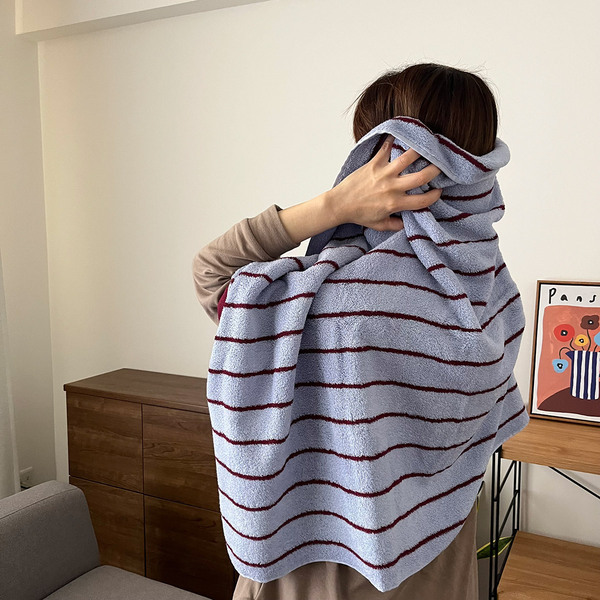 ふんわりが続く理由は「毛羽落ちほぼゼロ」 洗ってもくたびれ感がない、コットン100％タオル[PR]