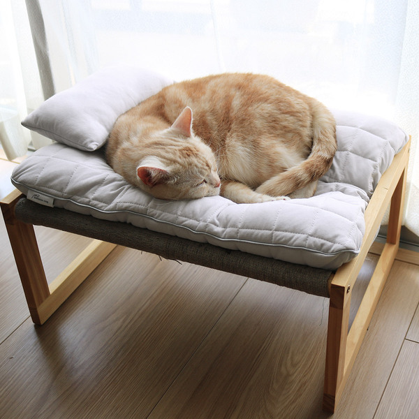 猫飼いスタッフ達による“新ブランド”誕生！愛猫とシンプルに暮らす『bon moment cat』[PR]